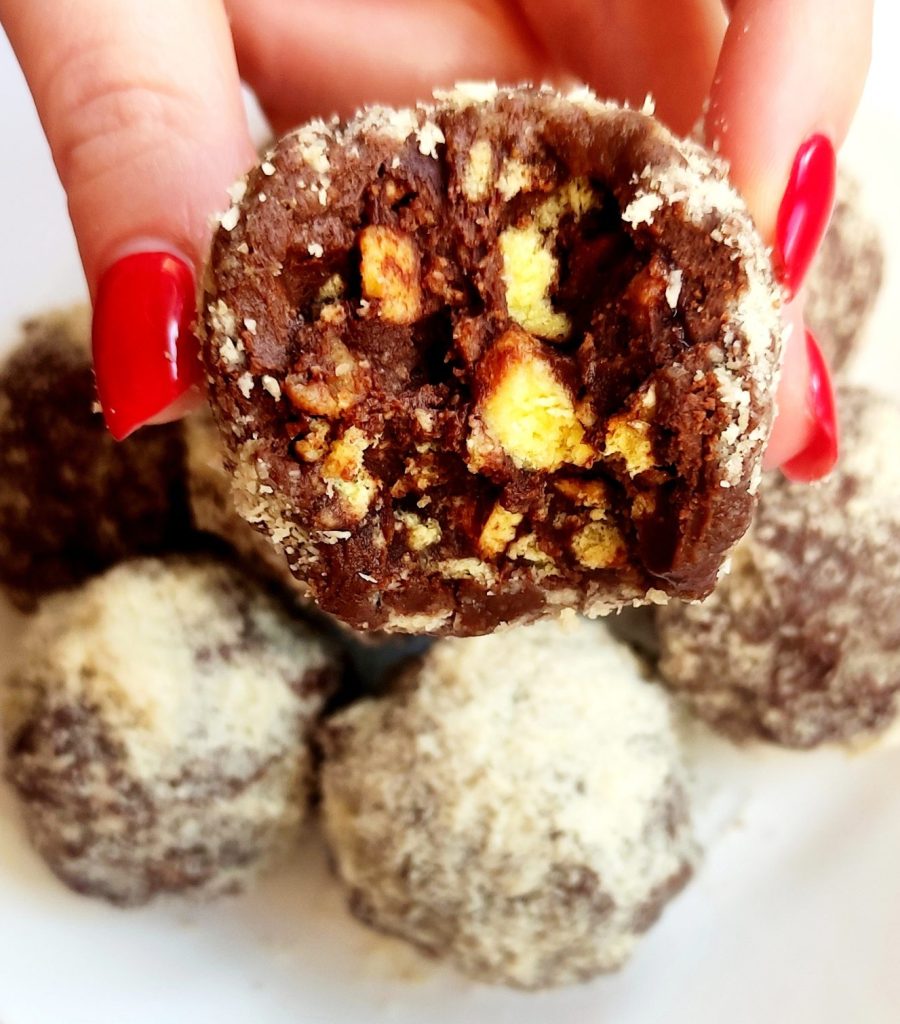 Przepis na bajaderki bez pieczenia ciasta